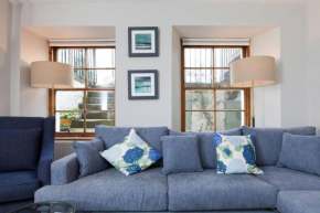GuestReady - Stylish 2BR Flat for 5 in the Heart of Edinburgh